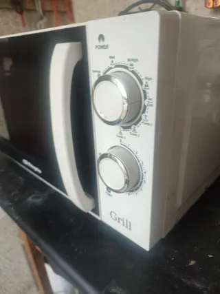 Microondas Orbegozo Grill para restaurar interior.
