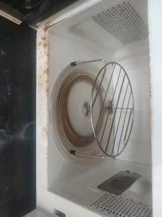 Microondas Orbegozo Grill para restaurar interior.