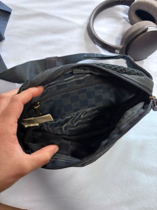 Riñonera Vans Negra y Dorada