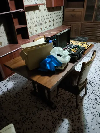 Mesa de madera clara