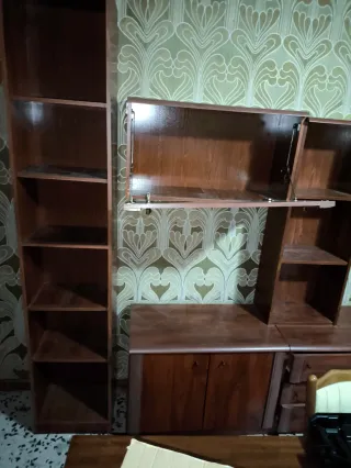 Mesa de madera clara