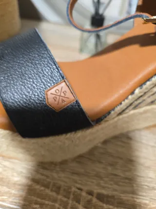 Sandalias POPA cuña negras