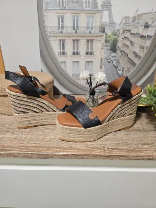 Sandalias POPA cuña negras