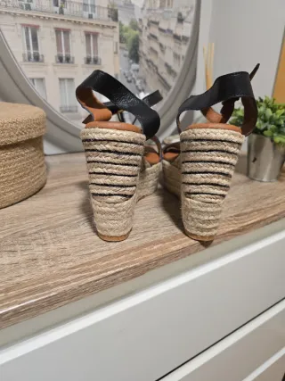 Sandalias POPA cuña negras