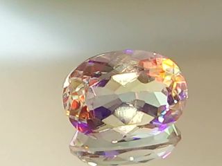 Enorme Óvalo de Cuarzo Místico Brasil 15,80 Ct.