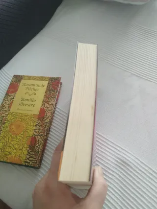 Libros: Tomillo Silvestre y Atada a Ti