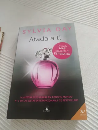 Libros: Tomillo Silvestre y Atada a Ti