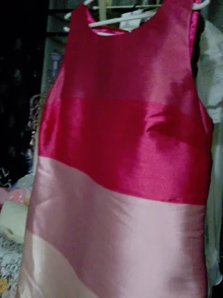 Vestido de fiesta rosa y beige