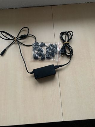 Cargador portátil con adaptadores