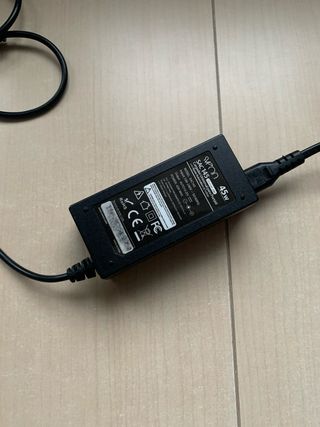 Cargador portátil con adaptadores