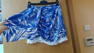 2 Falda azul y negra talla M a 2€ cada una