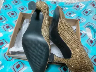 Elegantes y monisimos zapatos de fiesta con circon