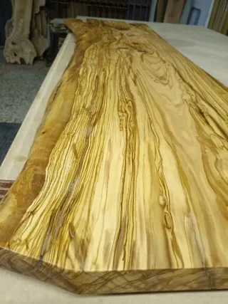 Encimera de olivo artesanal