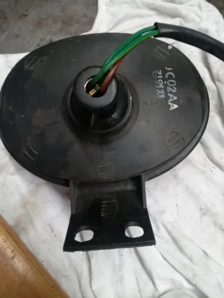 Piloto trasero moto rojo ovalado