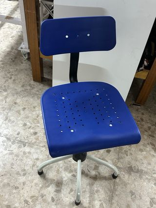 Silla de oficina azul ajustable