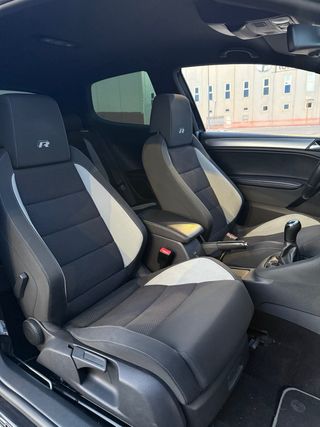 Volkswagen Golf R 2012 (Manual)