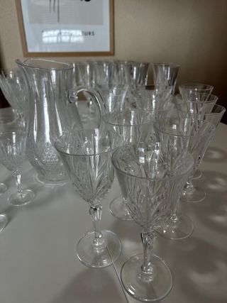 Juego de copas de cristal tallado
