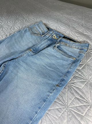 Vaqueros skinny azul claro talla 38