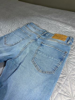 Vaqueros skinny azul claro talla 38