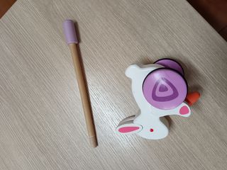 GIOCO Coniglietto in legno con carota