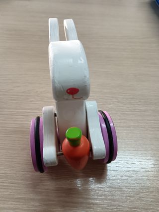 GIOCO Coniglietto in legno con carota