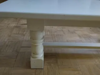 Mesa de centro de madera blanca