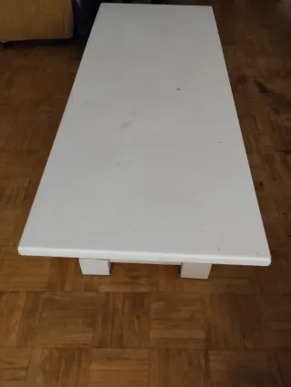 Mesa de centro de madera blanca