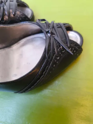 Décolleté Guess peep-toe con fiocco nere