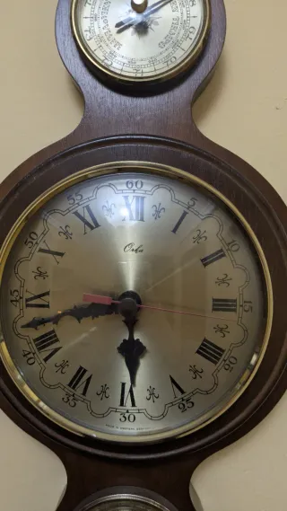 Reloj de pared antiguo