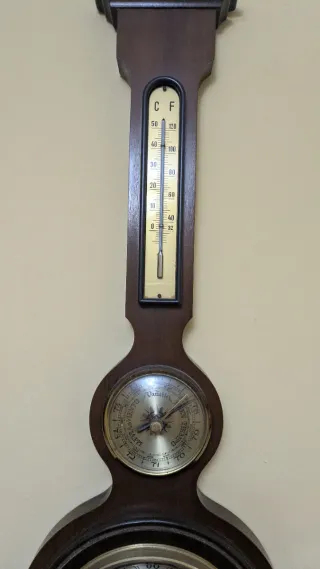 Reloj de pared antiguo
