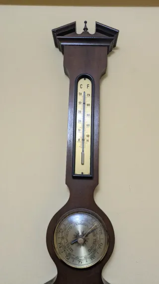 Reloj de pared antiguo