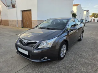 Toyota Avensis 2011