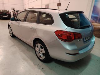 Opel Astra 2012