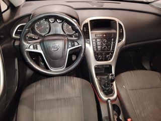 Opel Astra 2012