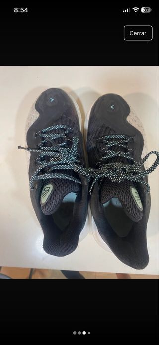 Zapatillas de baloncesto negras