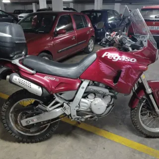 Aprilia Pegaso 650 para Carnet A2 - Histórica