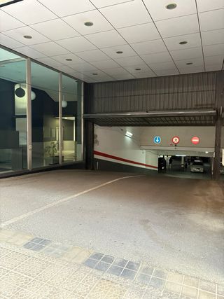 Plaza de Garaje, Calle Cardenal Gardoqui, Bilbao.