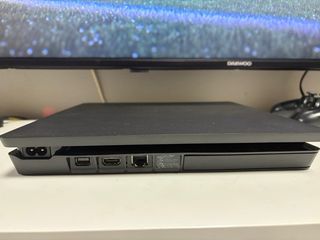 PlayStation 4 Slim 1tb + mandos y juegos