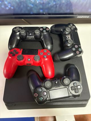 PlayStation 4 Slim 1tb + mandos y juegos