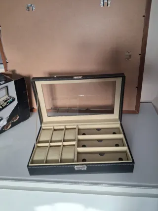 puo contenere 6 orologi e 3 occhiali misura Alt cm