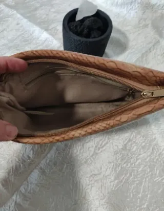 Bolso de mano imitación piel serpiente