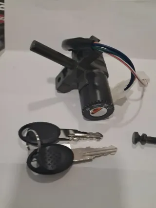 Cerradura Derbi GP1 Predator Paddock