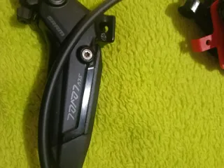 Frenos SRAM Level Silver Stealth 4 Pistones