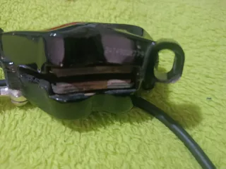 Frenos SRAM Level Silver Stealth 4 Pistones