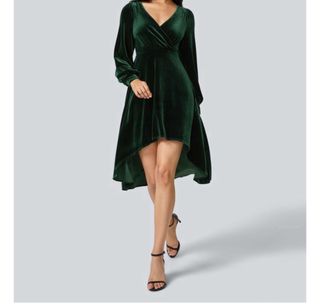 Abito in velluto verde asimmetrico
