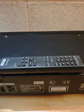 Reproductor  CD Sony CDP‑XB630 con Mando original