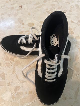 Zapatillas Vans Niño Negras y Blancas