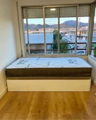 Letto a Castello con Materassi e Divani Letto Pieghevoli