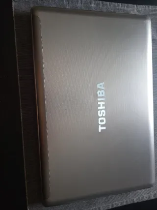 Portátil Toshiba Satellite i5  + 2 Chromebox