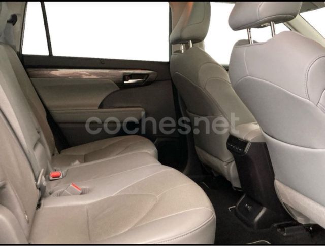 Toyota Highlander 2021